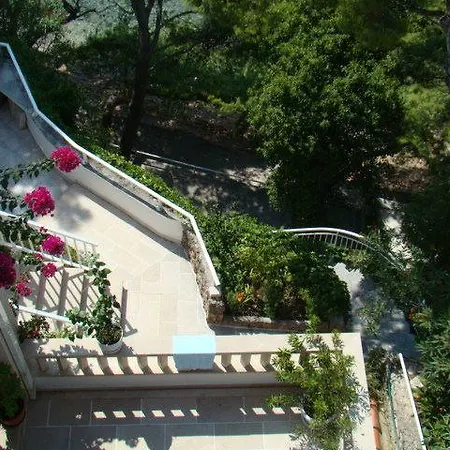 アパート Ursic *